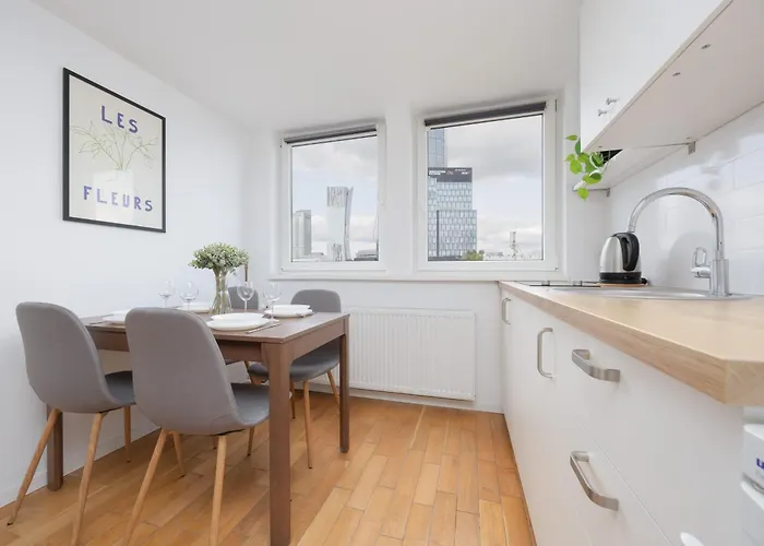 Apartman Chmielna By Solarento Varsó